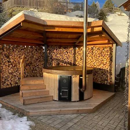 Chalet Private With Sauna And Hot Tub